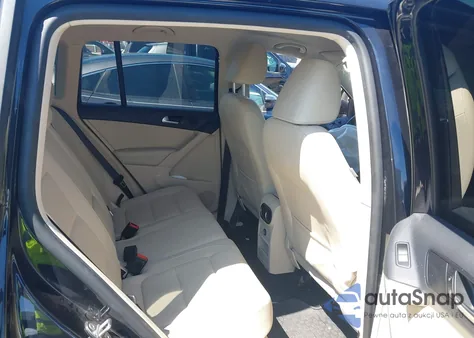 2017 Volkswagen Tiguan 2.0T/2.0T S из США, поврежденный, VIN WVGAV7AX8HK024679